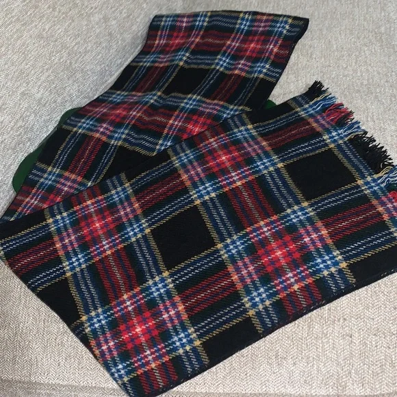 Scottish Tartan Plaid Scarf - Picture 2 of 4